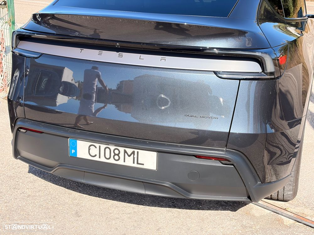 Tesla Model Y Long Range Tração Integral - 32
