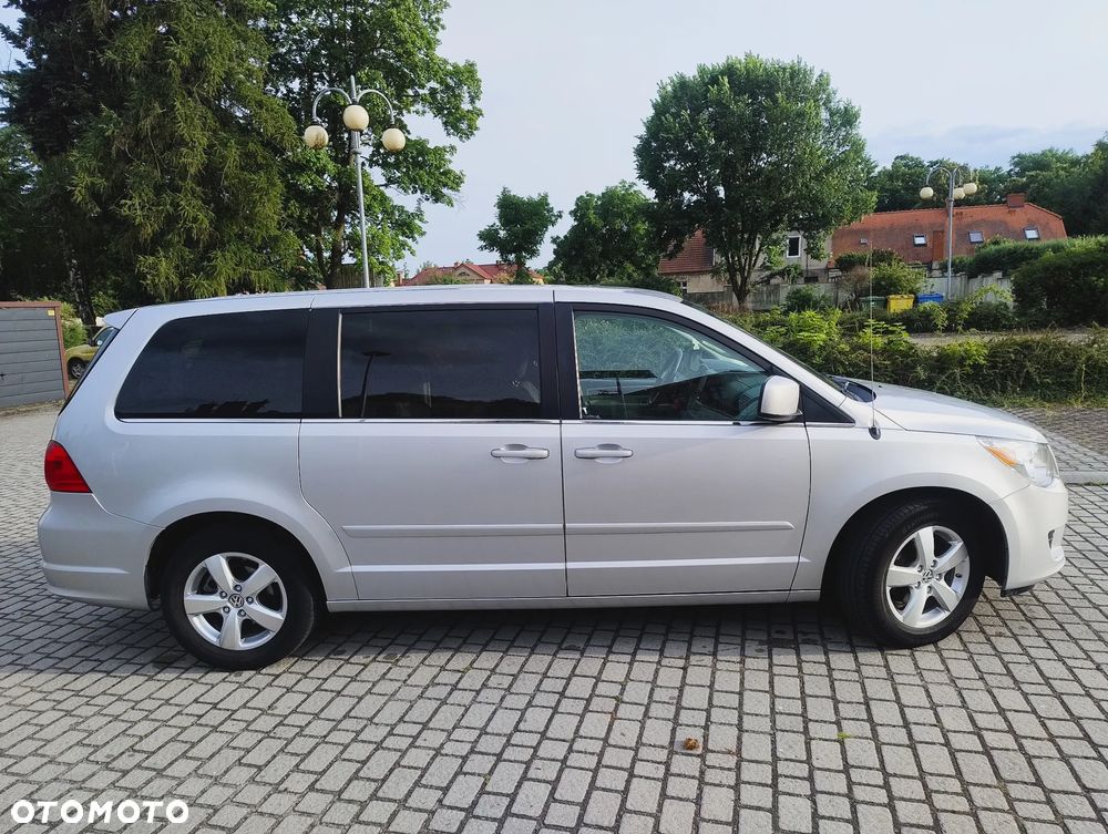 Volkswagen Routan - 2