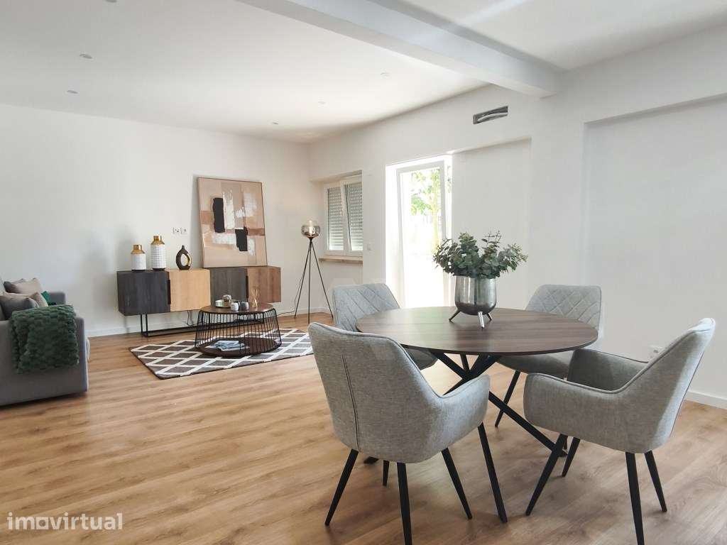 Apartamento T3 com varanda em Benfica - Grande imagem: 2/23