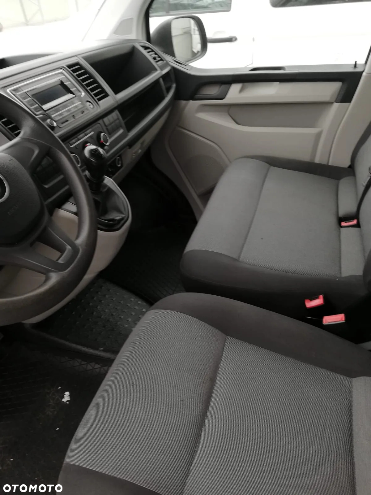 Volkswagen Transporter T5 TDI L1H1 - 2
