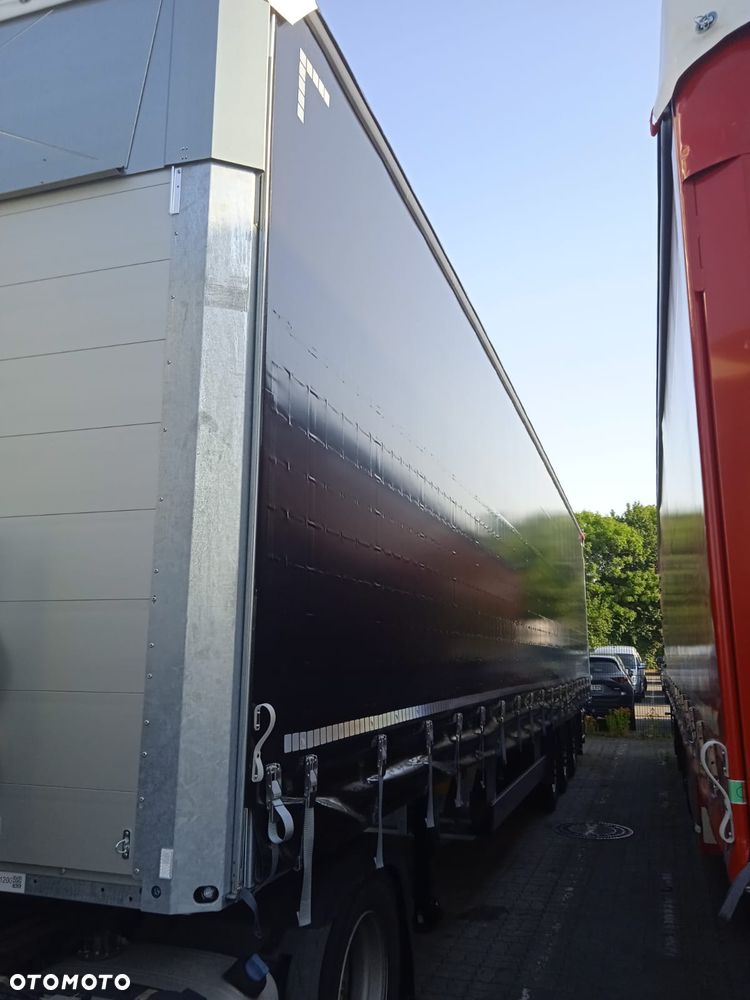 Schmitz Cargobull Schmitz Cargobull SCS MB Varios - koła 385/55 R22,5 - 4