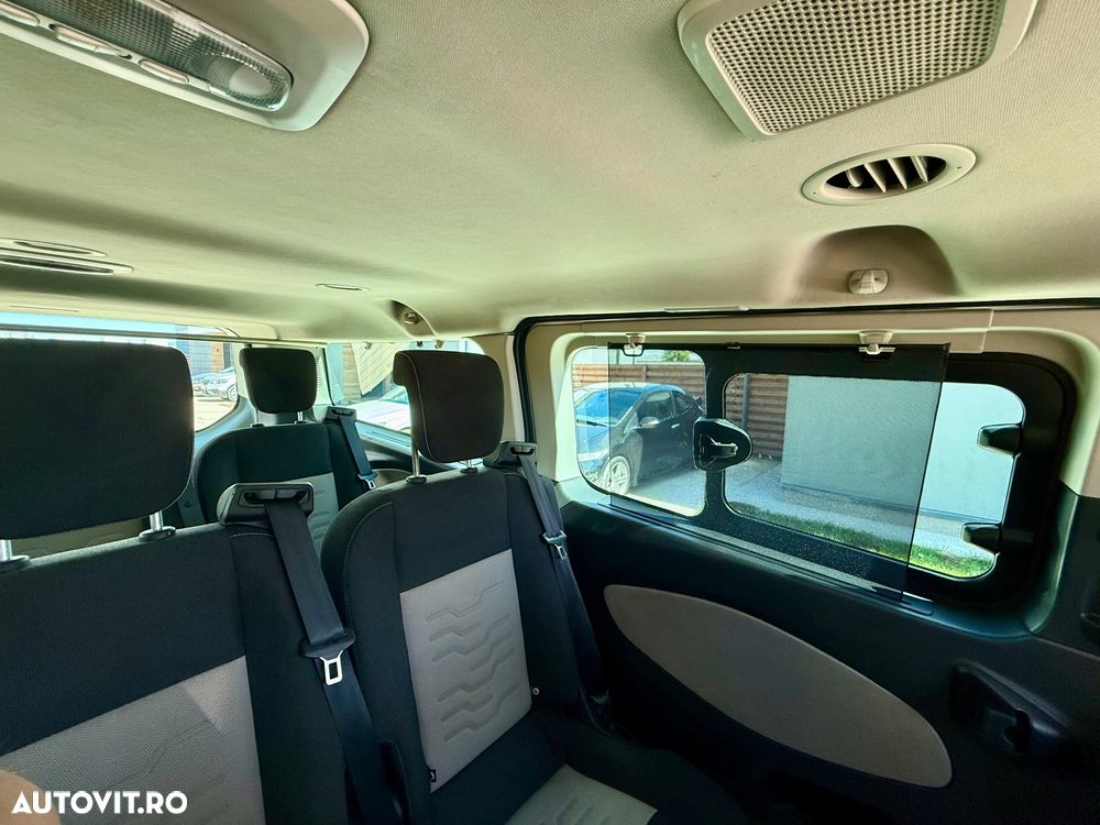 Ford Tourneo Custom - 14