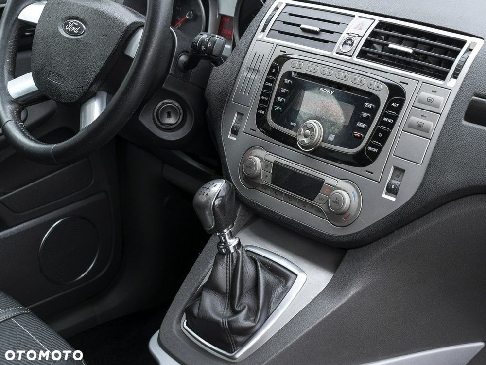 Ford Kuga 2.0 TDCi 2x4 Titanium - 15