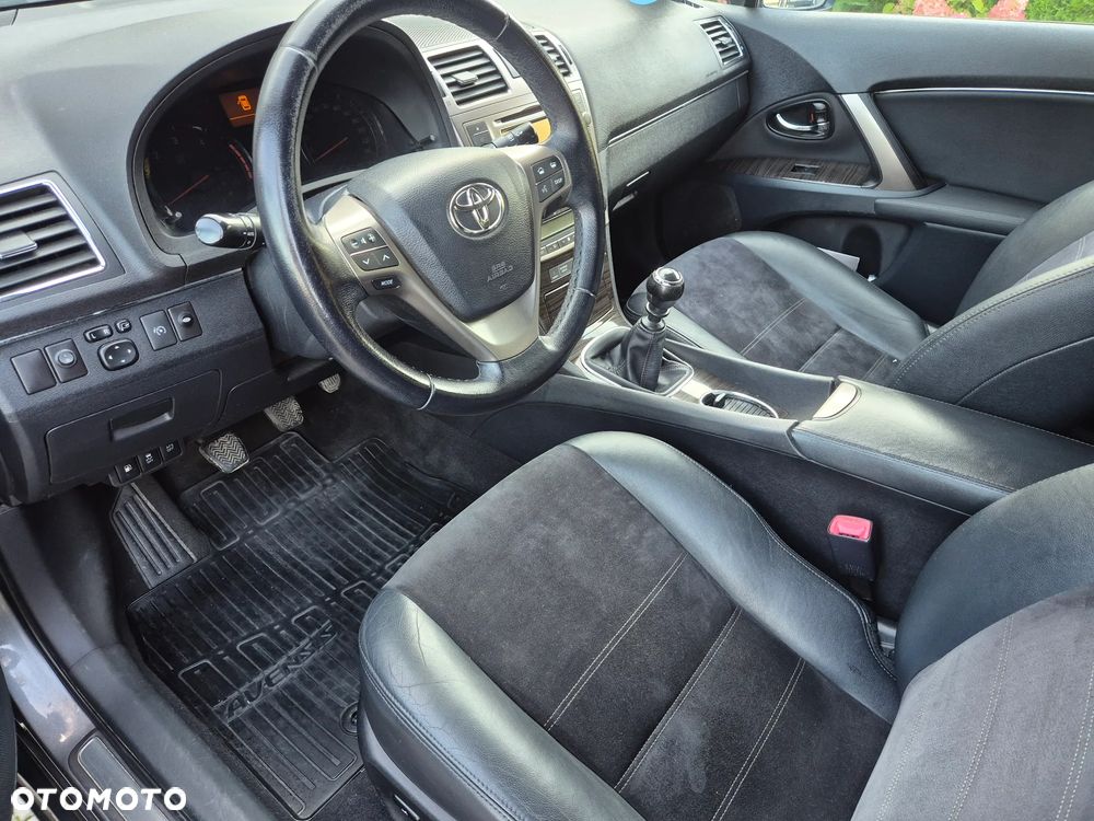 Toyota Avensis 2.0 D-4D Premium - 6