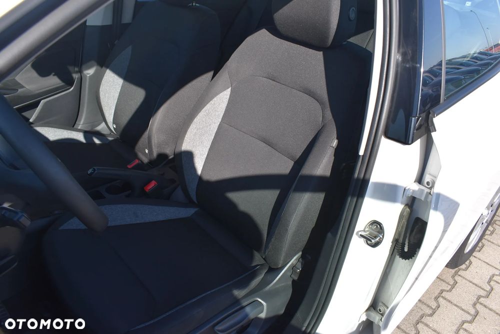 Skoda Fabia 1.0 Active - 10