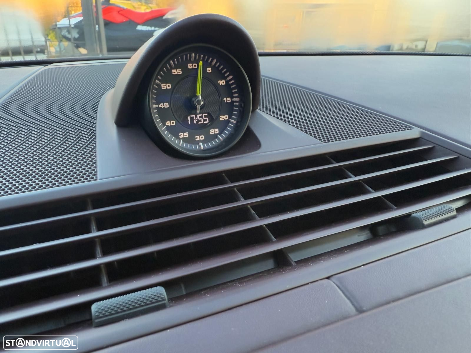 Porsche Panamera 4 E-Hybrid - 35