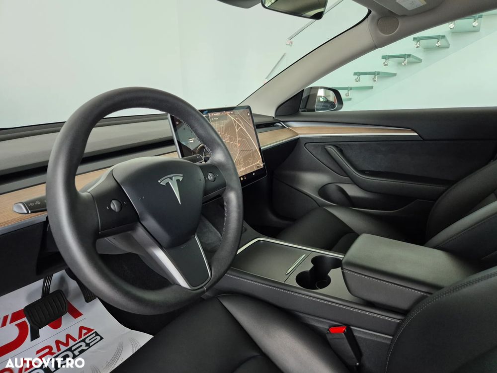 Tesla Model 3 Standard Reichweite Plus Hinterradantrieb - 11