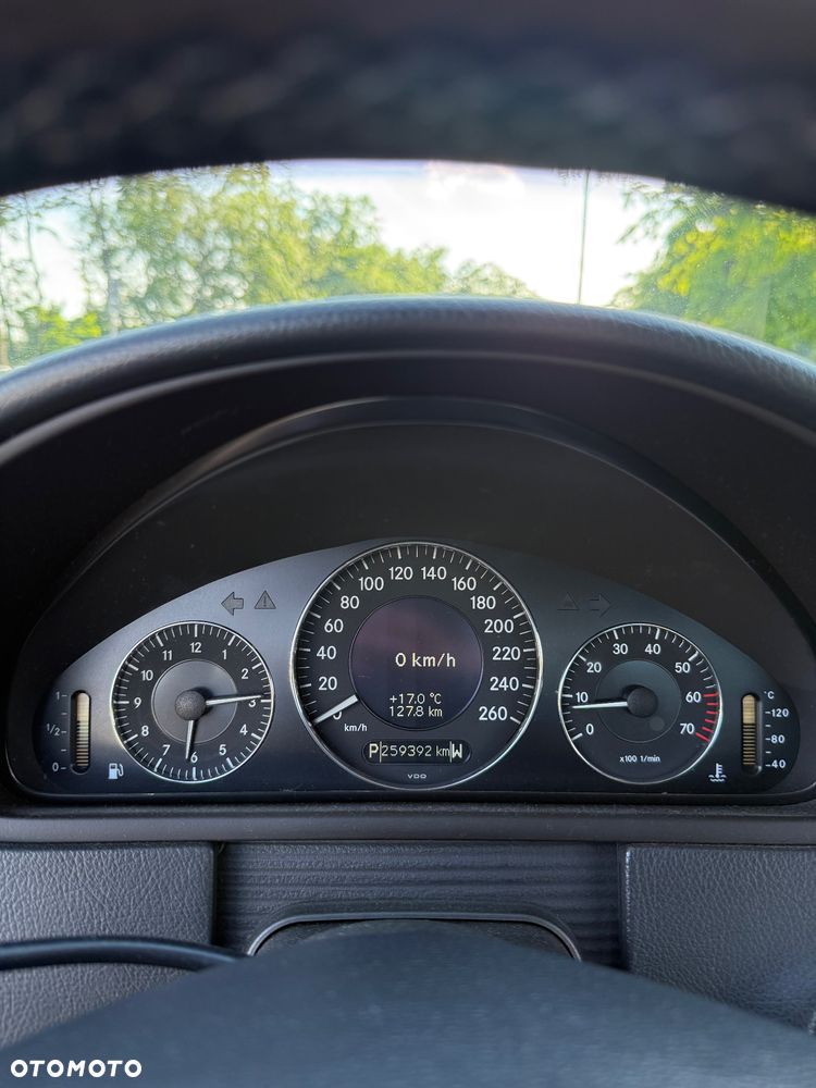Mercedes-Benz CLK - 33