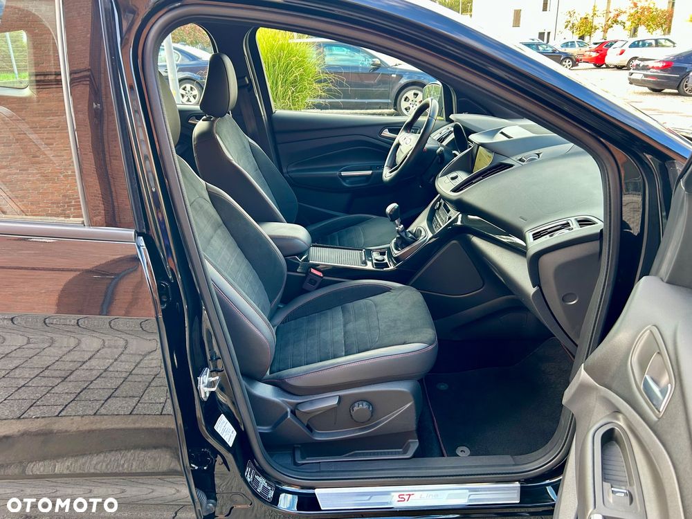 Ford Kuga 1.5 EcoBoost 2x4 ST-Line - 20