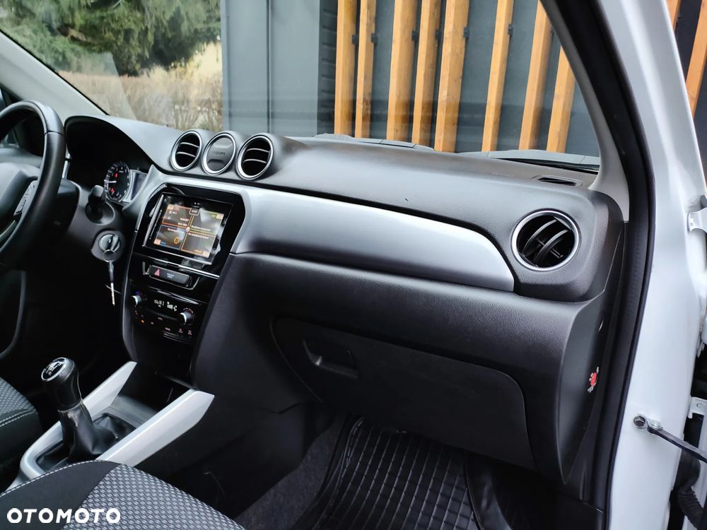 Suzuki Vitara 1.6 Premium 2WD - 12