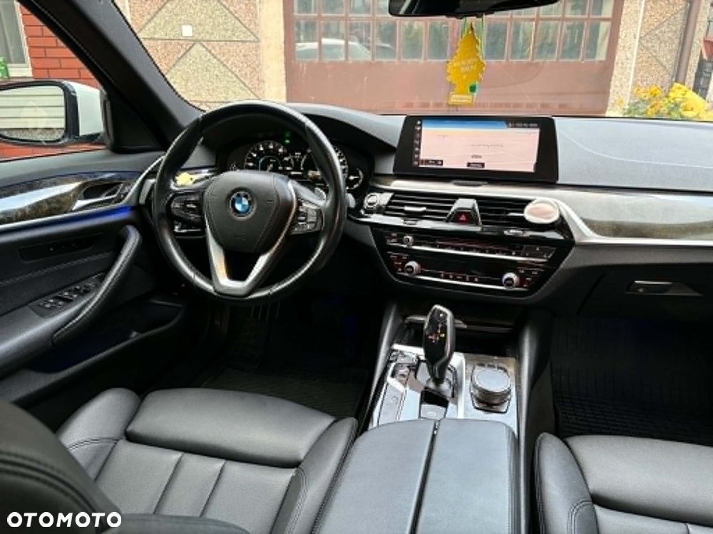BMW Seria 5 530e iPerformance xDrive Luxury Line sport - 17