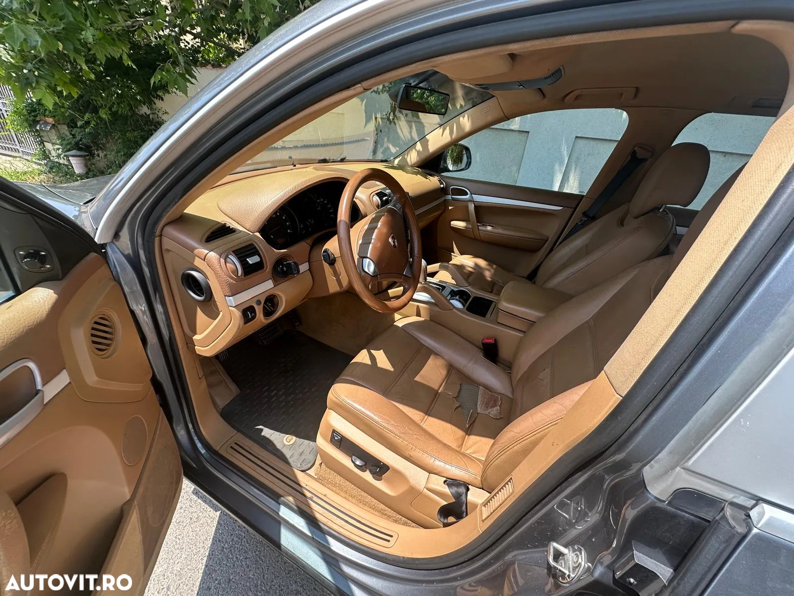 Porsche Cayenne - 15