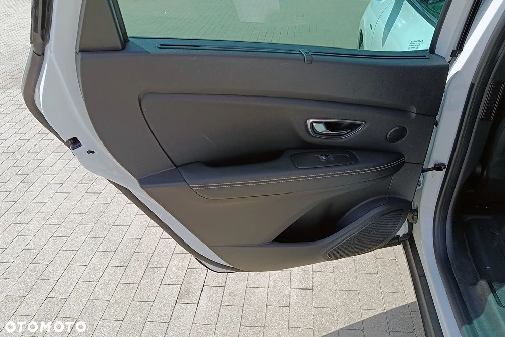 Renault Grand Scenic TCe 140 GPF BLACK EDITION - 28