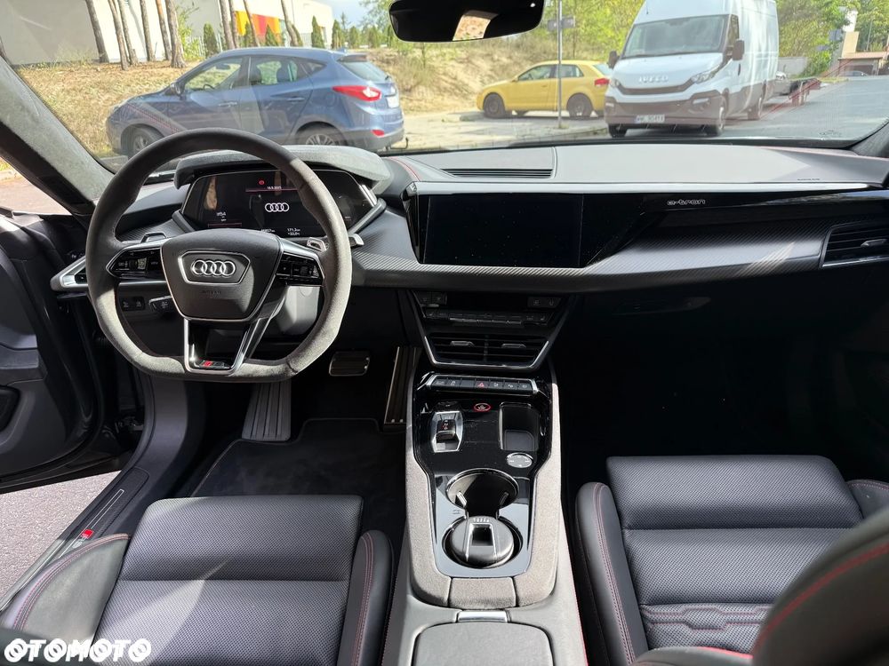 Audi RS e-tron GT quattro - 8