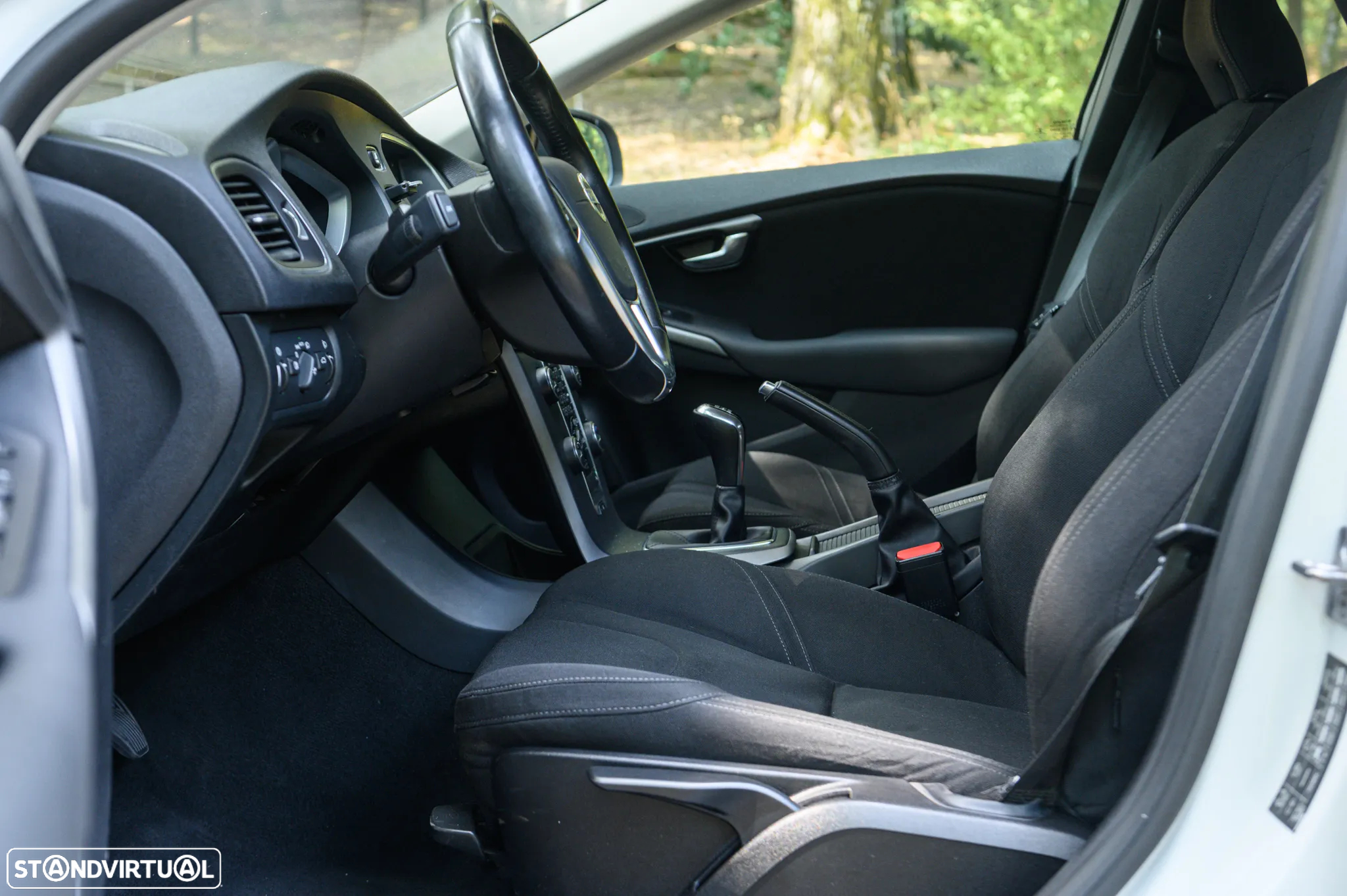 Volvo V40 Cross Country 2.0 D2 Summum - 24