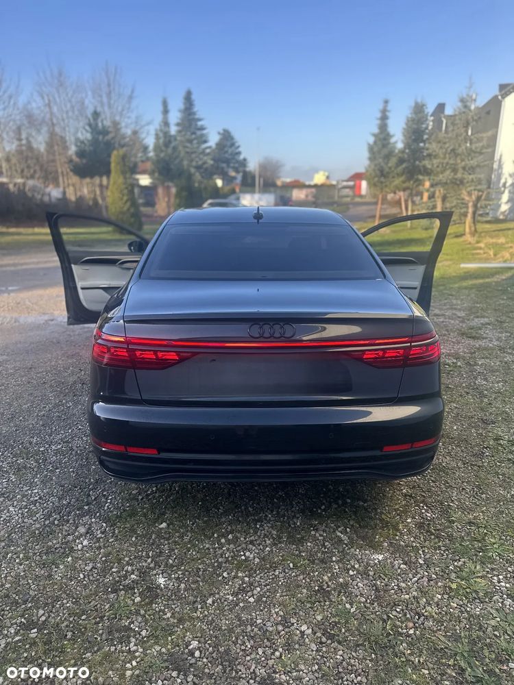 Audi A8 - 8