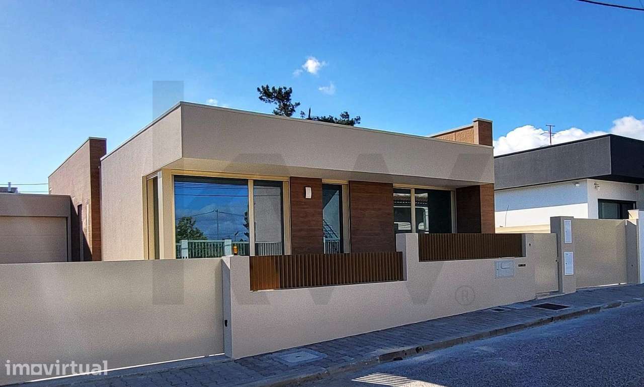 Moradia T3 de Luxo em Corroios: Onde a Tecnologia encontra a Sustentab - Grande imagem: 4/60