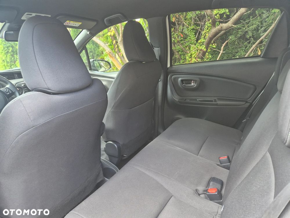 Toyota Yaris Hybrid 100 Selection - 18