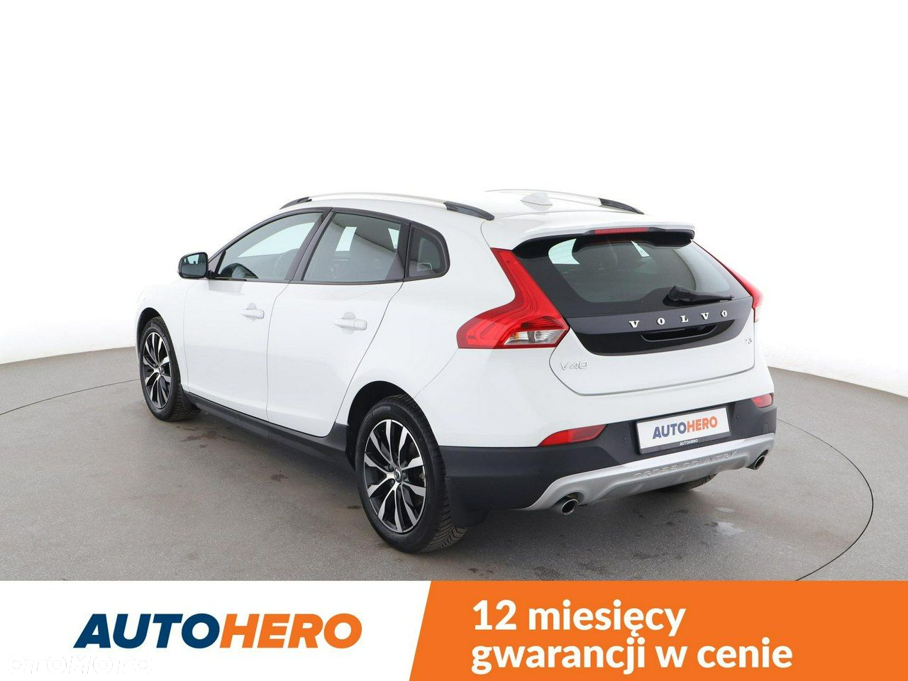 Volvo V40 Cross Country T3 Drive-E Momentum - 4