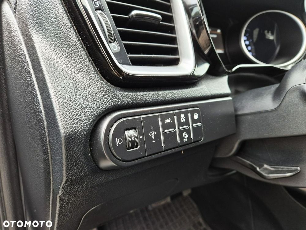 Kia Ceed 1.6 GDI PHEV L Business Line DCT - 17