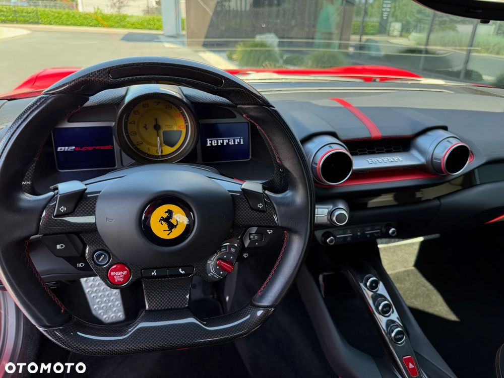 Ferrari 812 Superfast - 11
