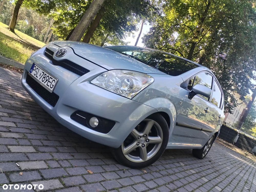 Toyota Corolla Verso - 1