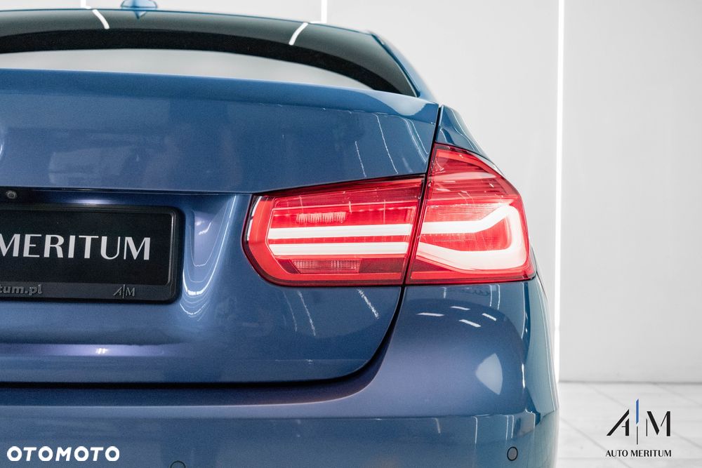 BMW Seria 3 320d xDrive M Sport - 12