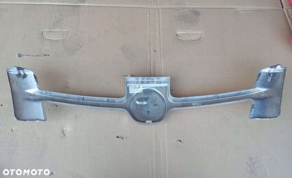 FIAT FREEMONT GRILL ATRAPA EMBLEMAT ZNACZEK 55000804AA - 3
