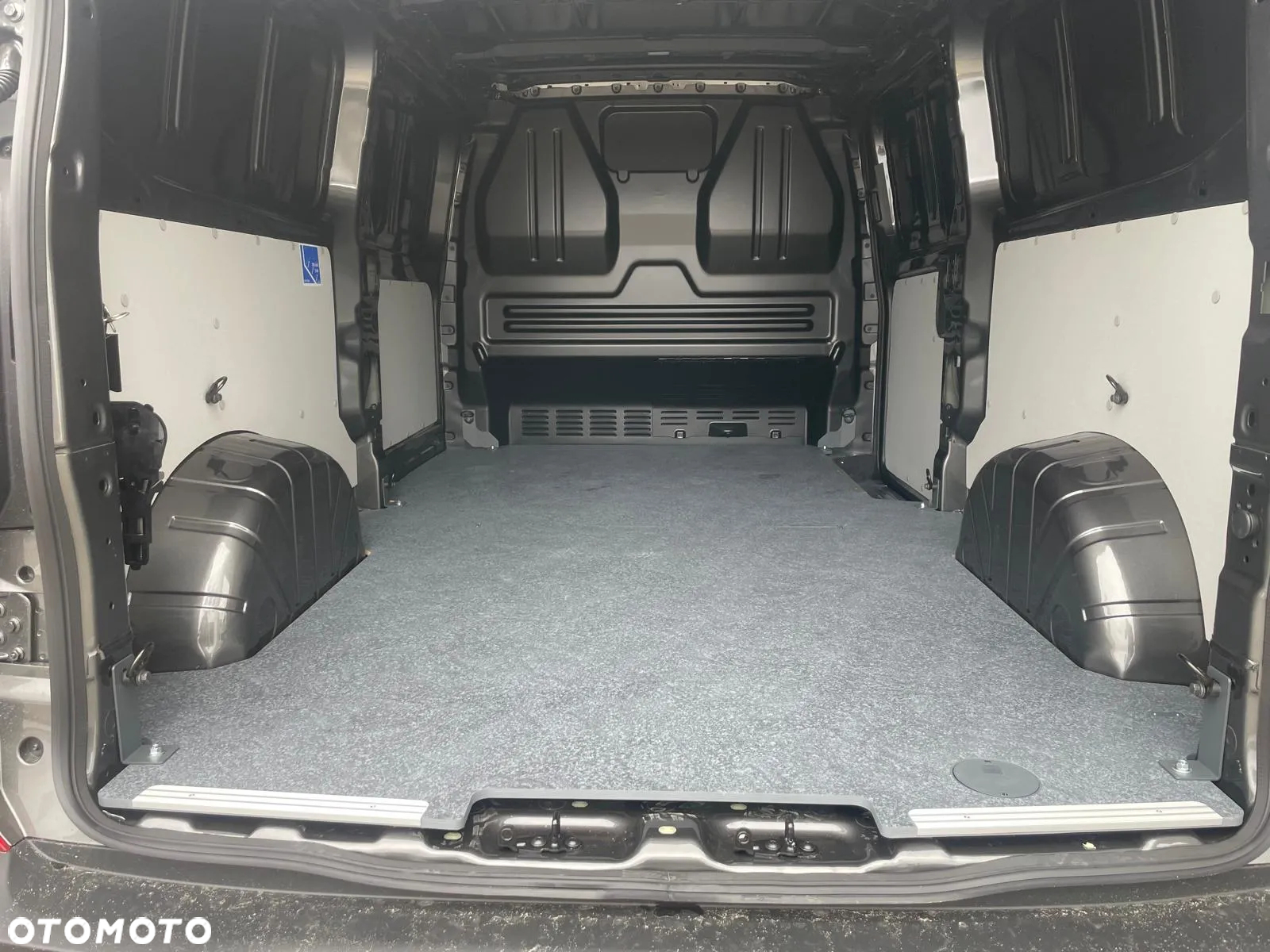 Volkswagen Transporter - 11