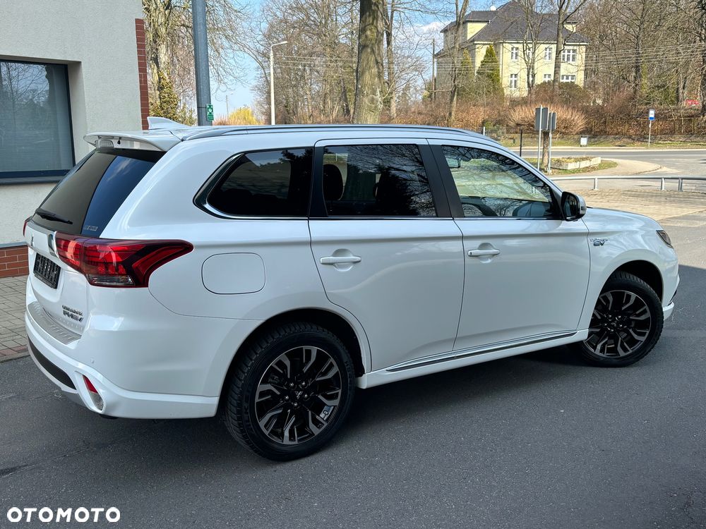 Mitsubishi Outlander 2.0 4WD Top - 12