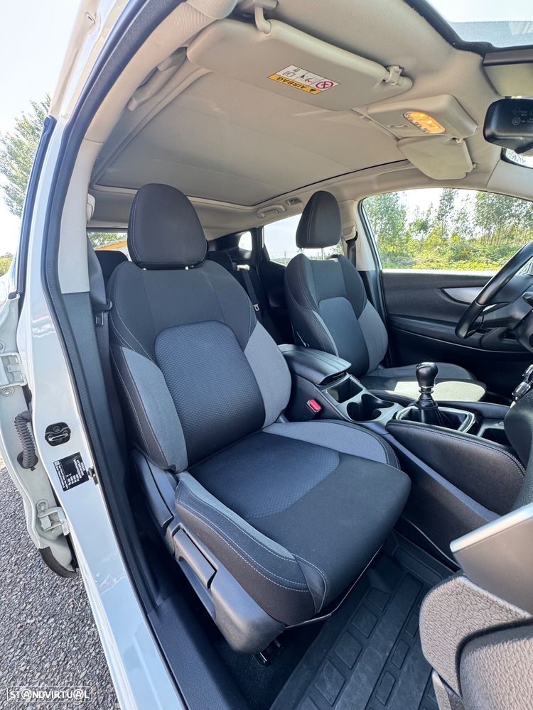 Nissan Qashqai 1.5 dCi N-Connecta J18+Led - 17