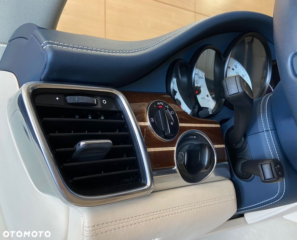 Porsche Panamera - 9