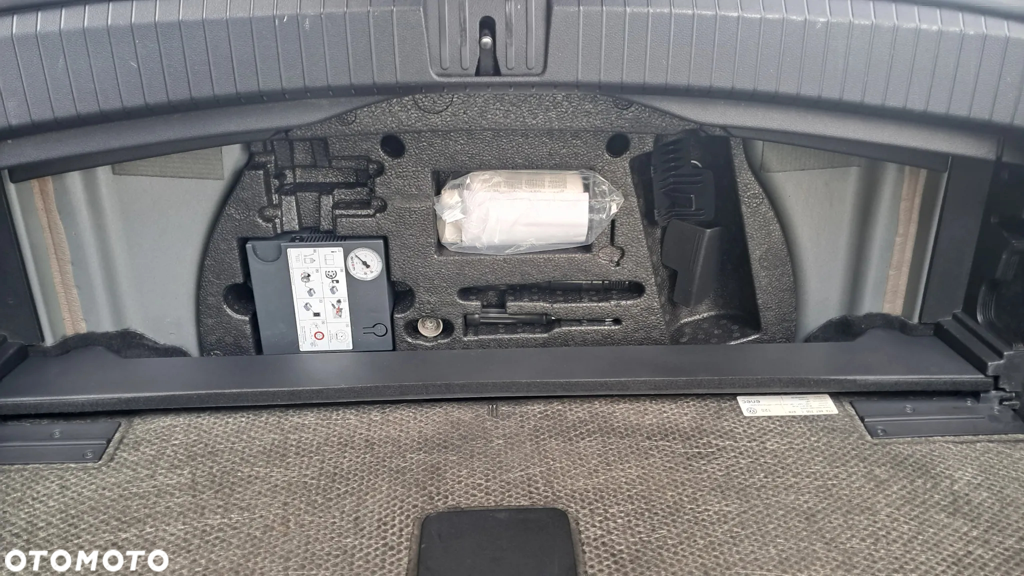 Volkswagen Touran 1.4 TSI BMT Comfortline DSG - 25