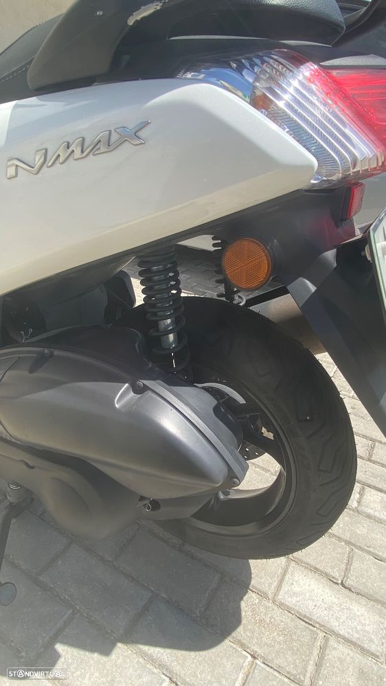 Yamaha NMAX - 10