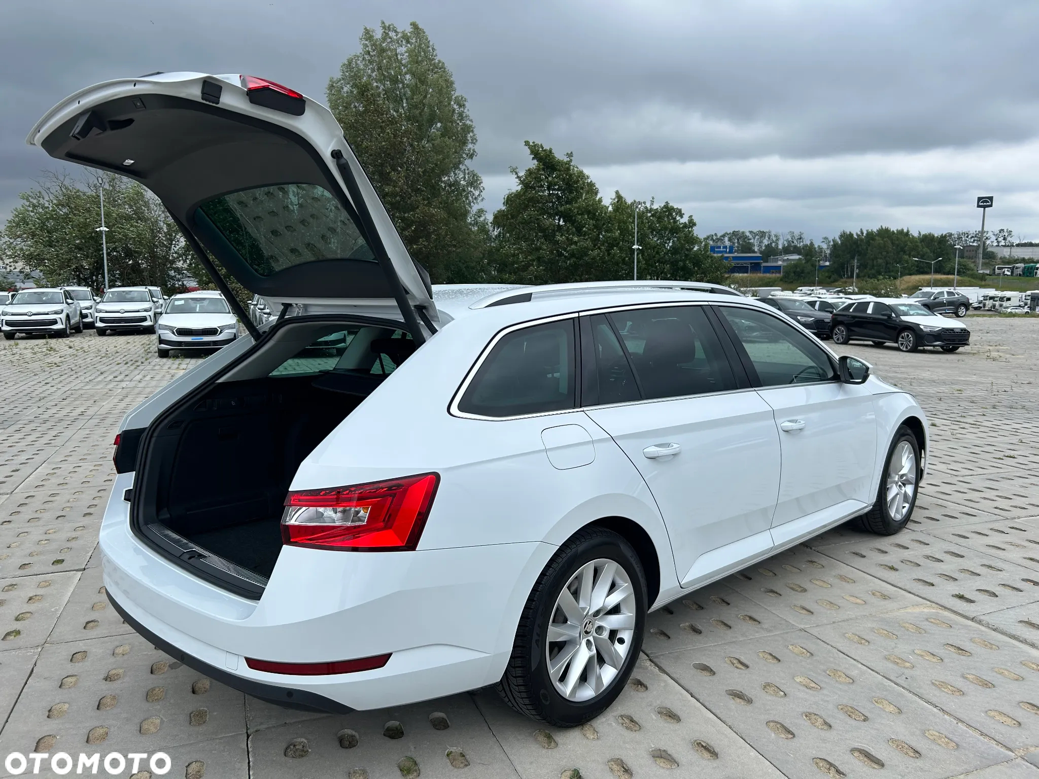 Skoda Superb 1.5 TSI Ambition DSG - 15