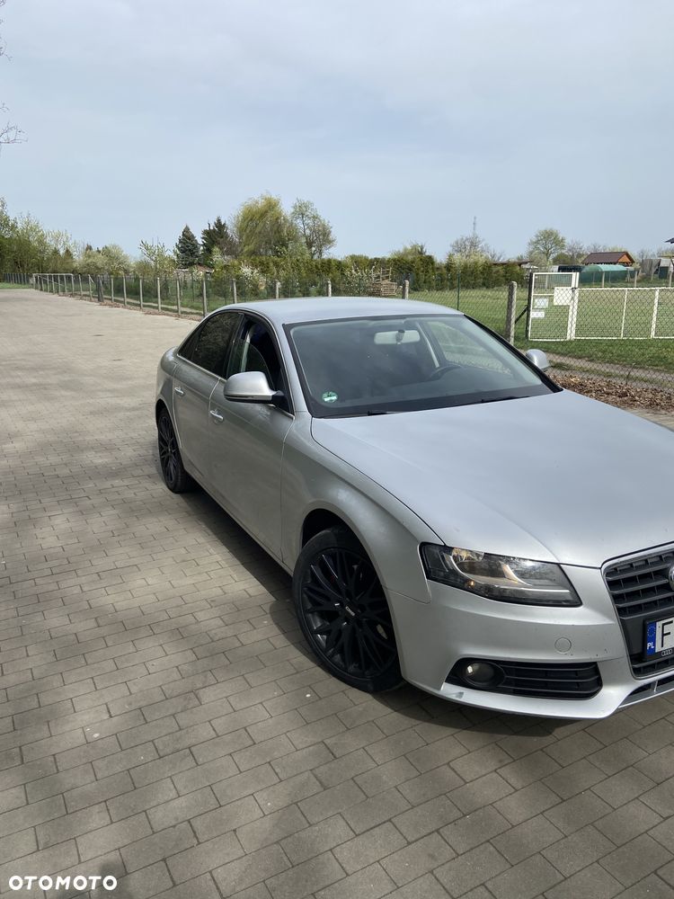 Audi A4 Limousine - 4