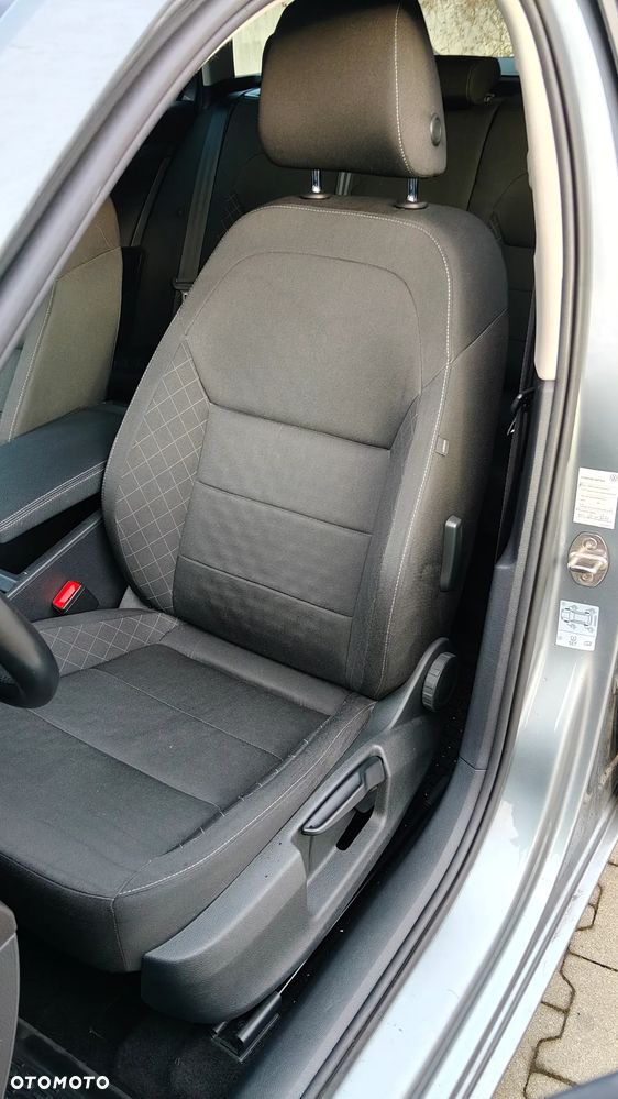 Skoda Superb 1.6 TDI DSG Ambition - 32