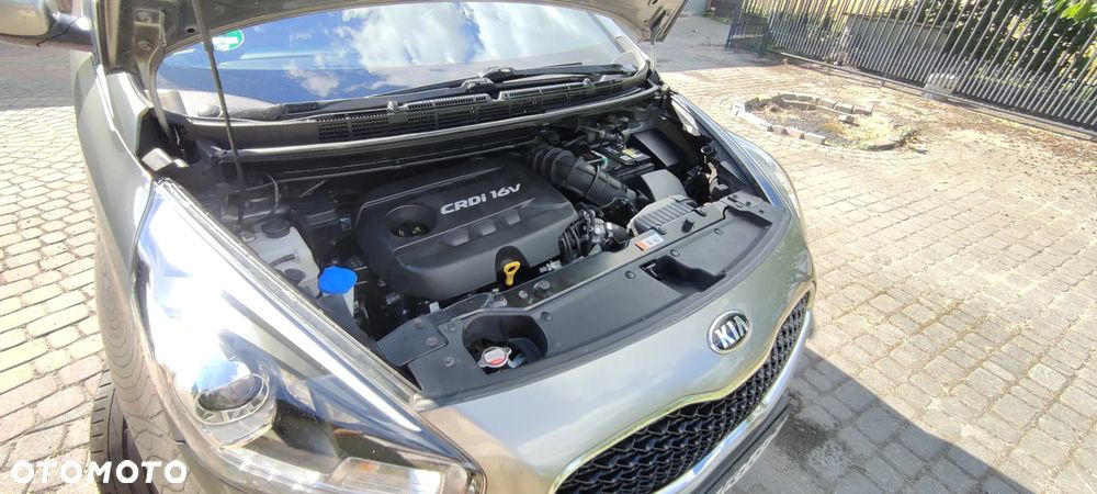 Kia Carens 1.7 CRDi XL 7os - 23