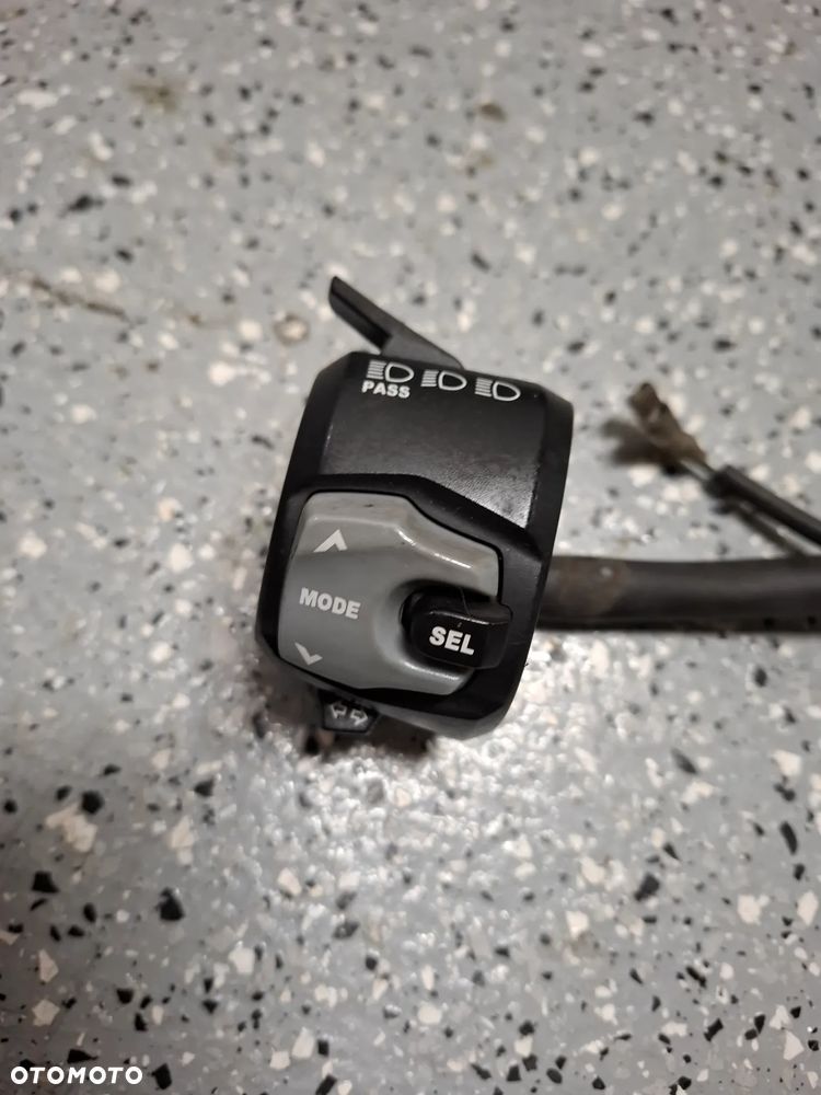 Suzuki GSXS 750 1000 przełączniki lewe - 2