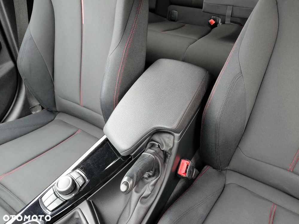 BMW Seria 3 320i M Sport - 29