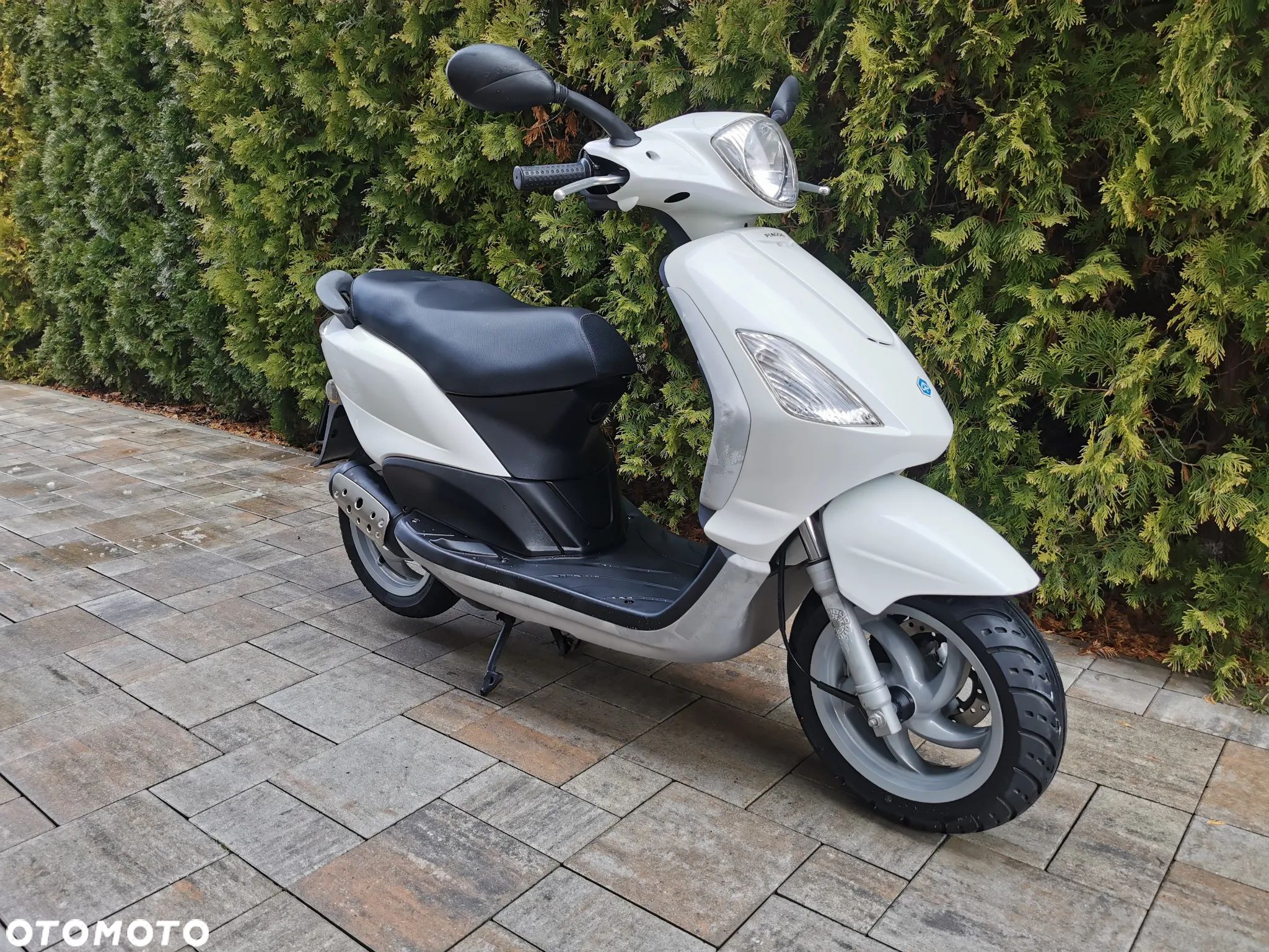 Piaggio FLY - 1