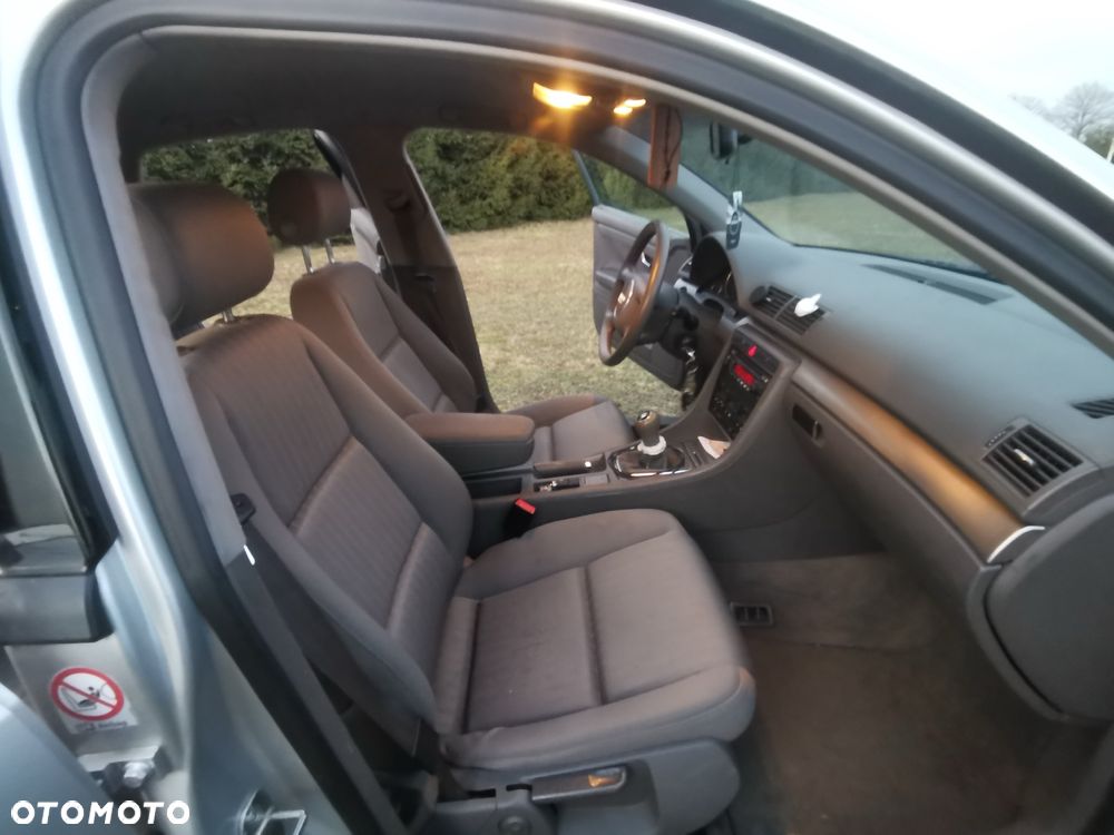 Audi A4 Limousine - 15