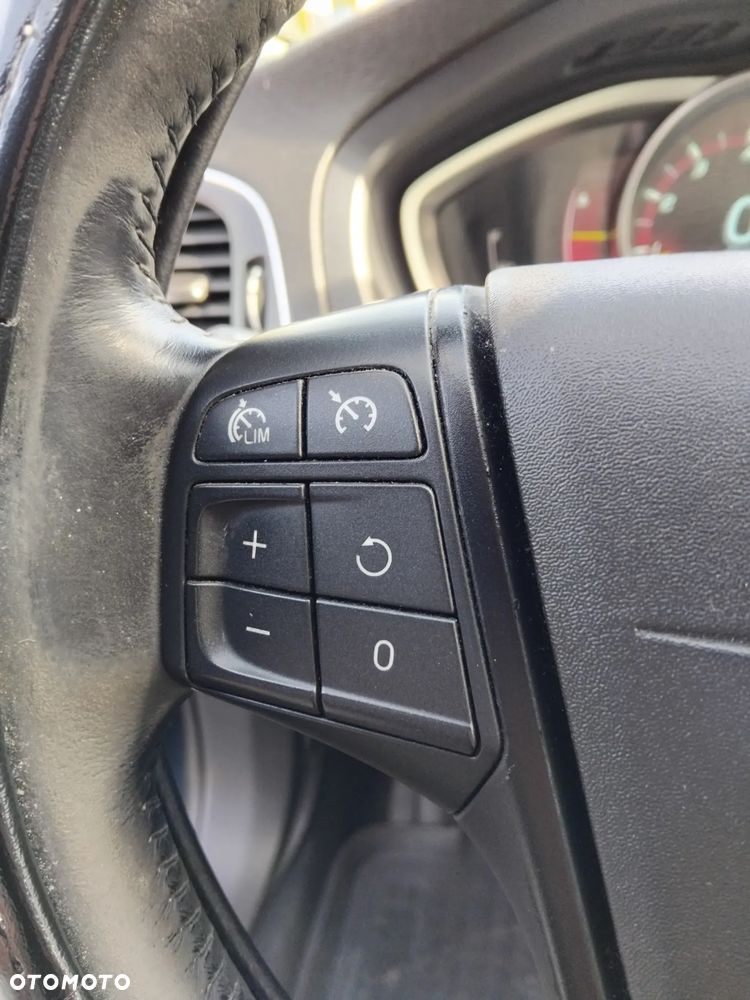 Volvo V40 - 15