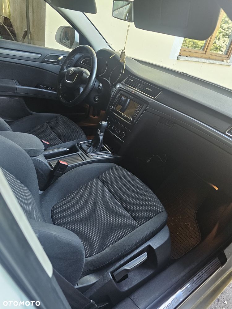 Skoda Superb 1.6 TDI Active - 8