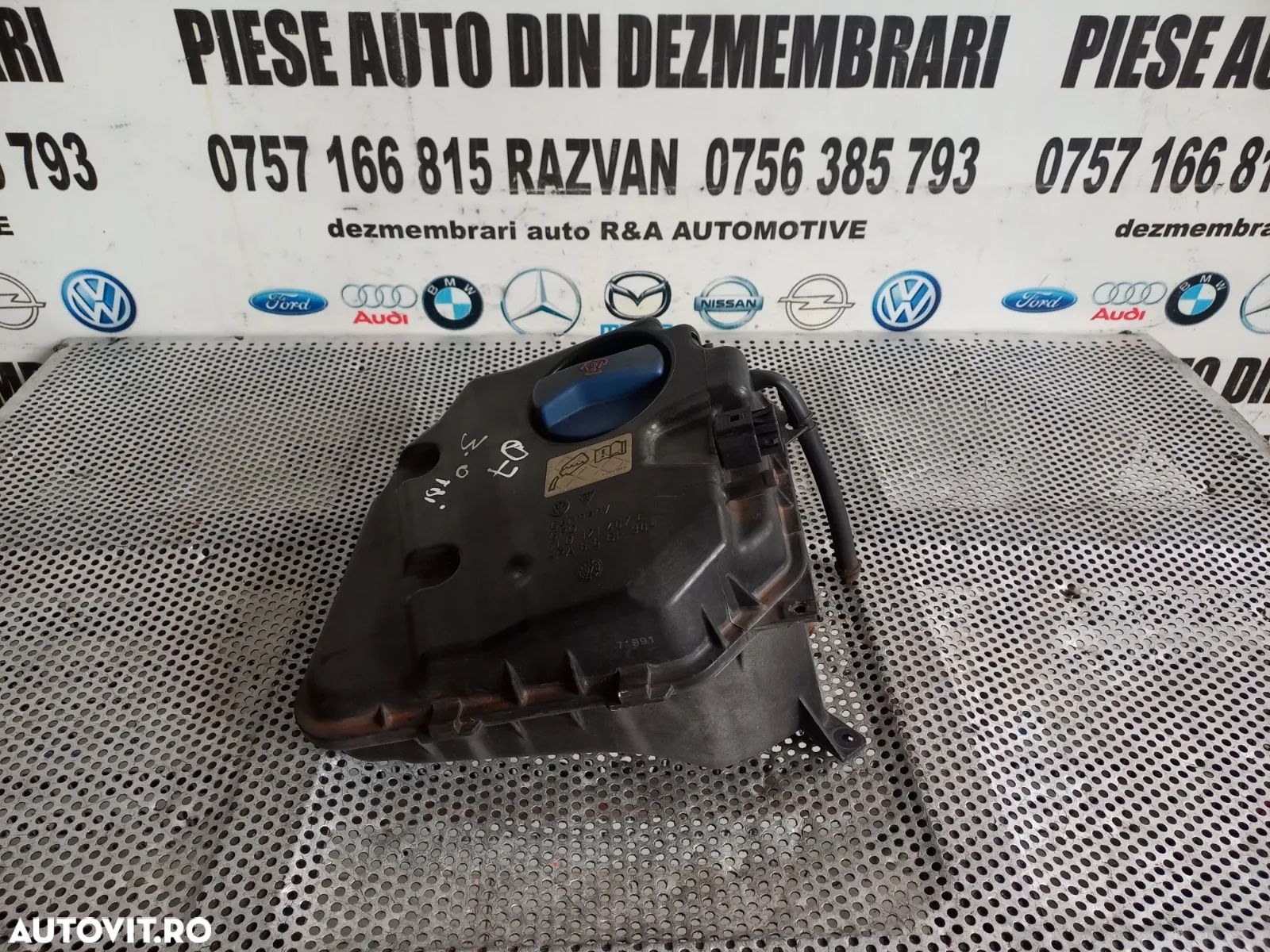 Bidonas Vas Expansiune Apa Antigel Audi Q7 Vw Touareg 3.0 Tdi Cod 7LE - Dezmembrari Arad - 1