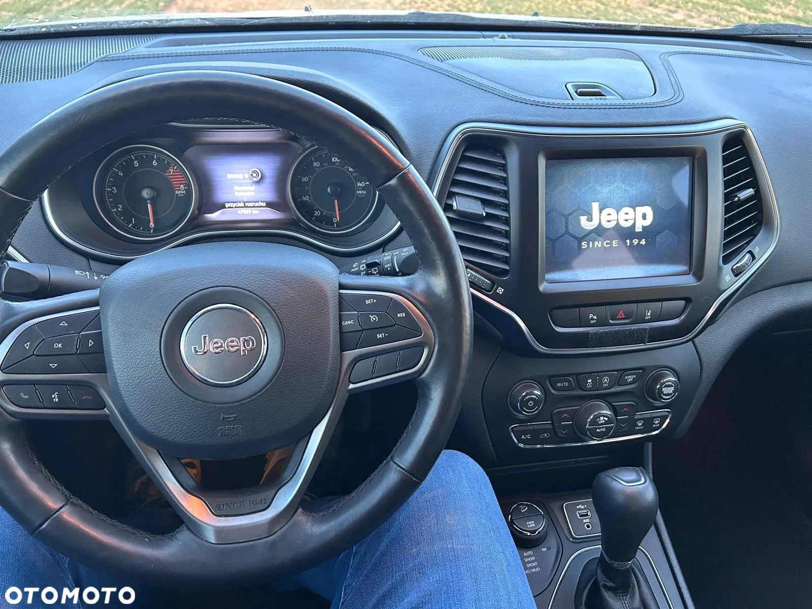Jeep Cherokee - 8