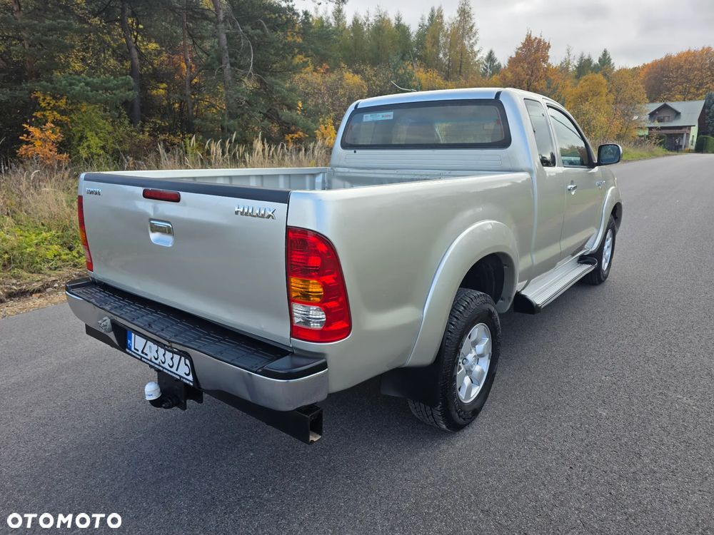Toyota Hilux - 26