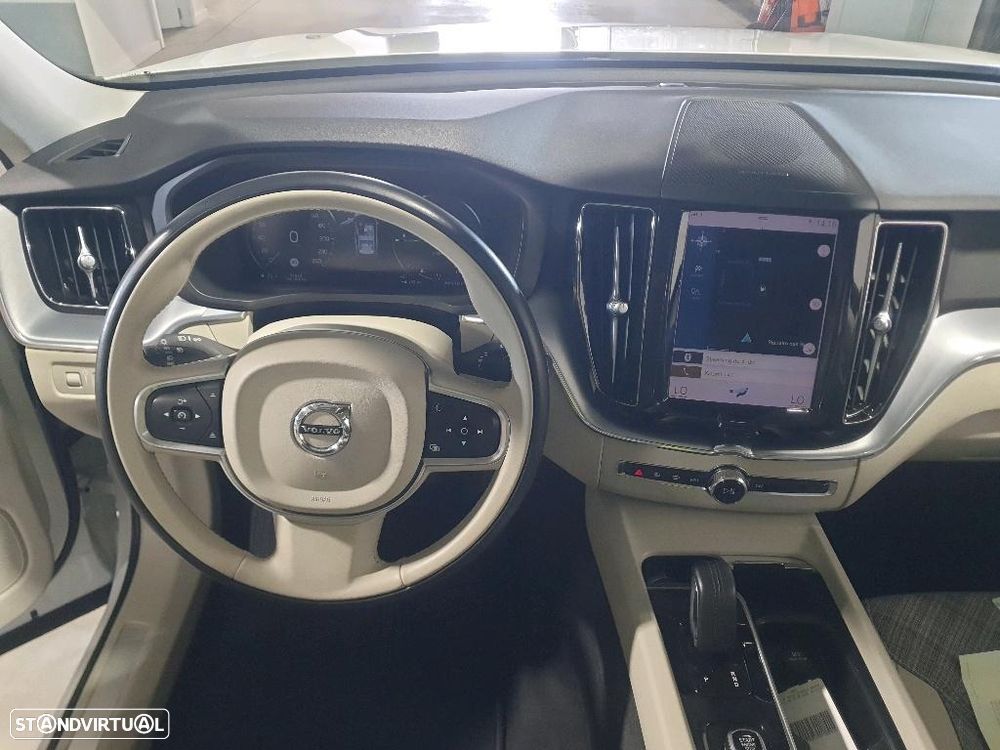 Volvo XC 60 2.0 T6 PHEV R-Design AWD - 6