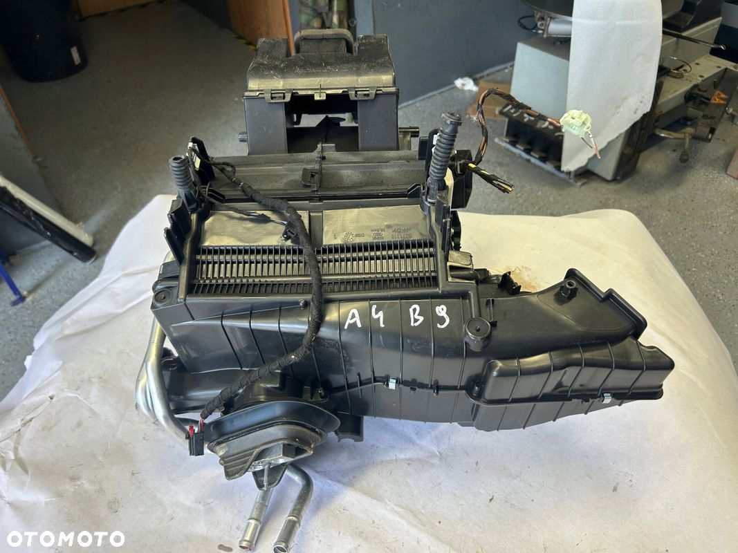 AUDI A4 B9 NAGRZEWNICA EUROPA 8W1816005J - 1