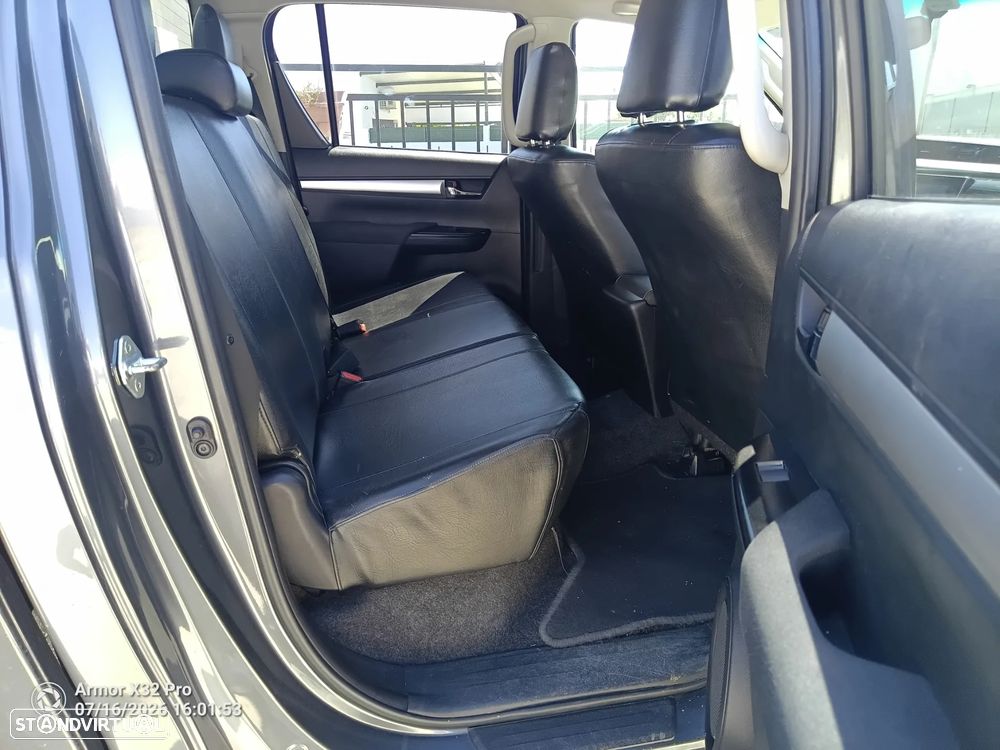 Toyota Hilux 2.4 D-4D 2WD CD Tracker - 25